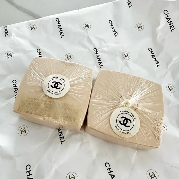 Vintage Chanel N°5 Bath Soaps Set LES SAVONS THE SOAPS 2.6 oz x 2 - Picture 4 of 5